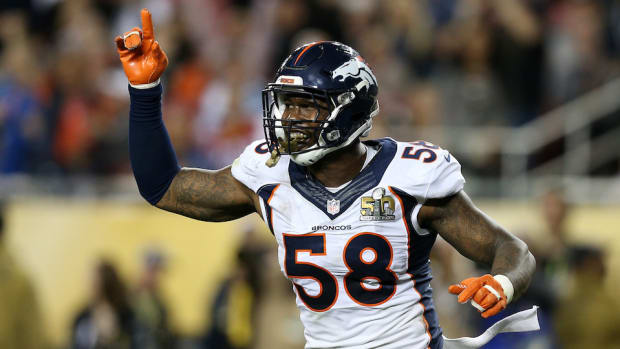 von-miller-broncos-contract-negotiation-sit-out-2016.jpg